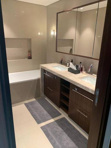 Luxurious 3 Bedroom Apartment in Boulevard Point