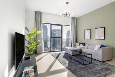 Spacious central Downtown 1BDR in new tower