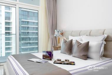 Dream Inn Apartments - Sunrise Bay Beach Front