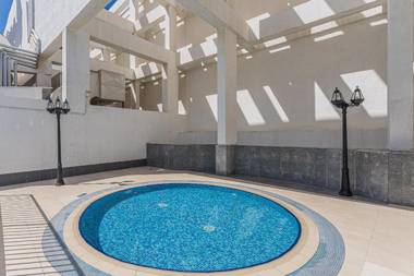 Cozy and quiet Studio nestled the Downtown Area