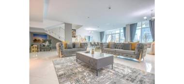 Luxurious 4 Bedroom Duplex Villa Apartment Near JBR