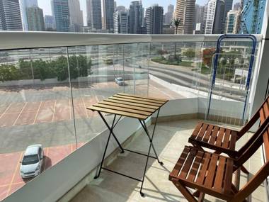 Near Metro - Beautiful Modern 2 Bedroom Apt