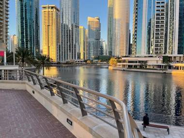 Near Metro - Lovely Modern 1 Bedroom in JLT