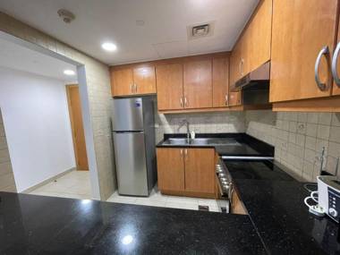 METRO - Premium Location Lovely 2 Bedroom In JLT