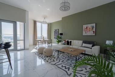 Modern Entire 2 Bedroom apartment Great Views