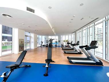 Contemporary 1BDR in Business Bay pool & gym access