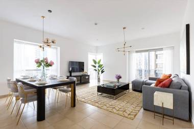 Astonishing 2BR in Dubai Marina - Sleeps 5!