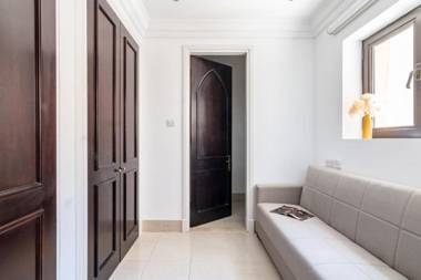 Stunning 1BDR with access to Souq Al Bahar in Downtown