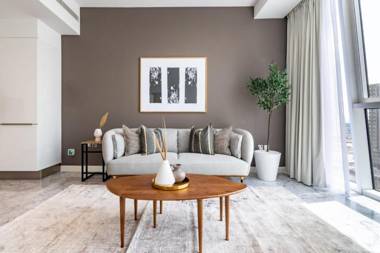 Gorgeous 1BDR home with Canal views pool & gym access