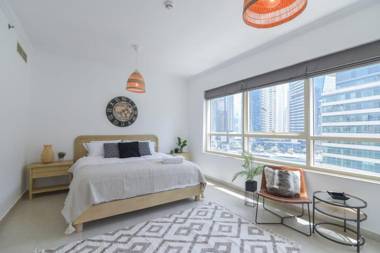 Grandeur Holiday Homes – The Marina View Apartment