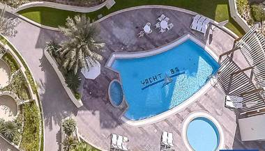 Spacious Marina Apartment Perfect Location