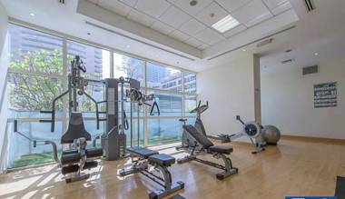 Spacious  Marina Apartment  Perfect Location