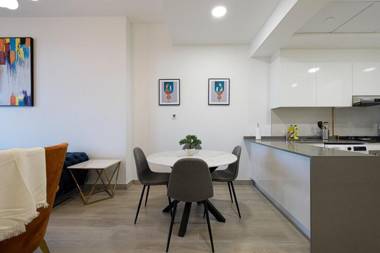 Luxury 1BR with stunning skyline views of Dubai