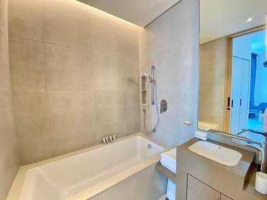 LuxBnB Address JBR/Sleeps 4/Beach Sea Marina Views