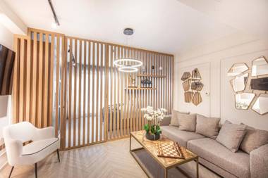 Nasma Luxury Stays - BLVD Central Podium