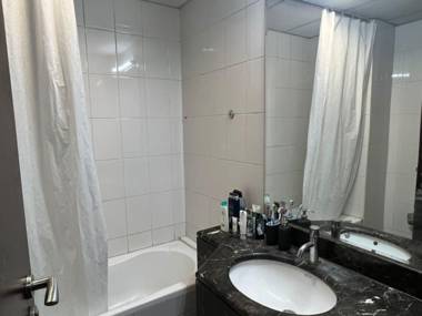 Luxury Studio Apartment in the Heart of Downtown 