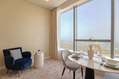 Charming Studio with Beach Views & Infinity Pool