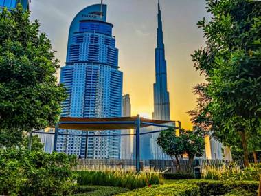 Luxe Apt with Spacious Terrace and Infinity Pool