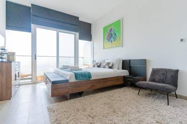 LUXFolio Retreats - Bloom Towers