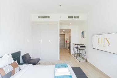 LUXFolio Retreats - Bloom Towers