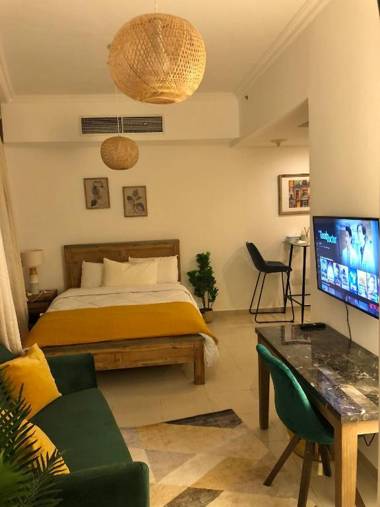 Cosy Little Studio With Marina partial Beach View