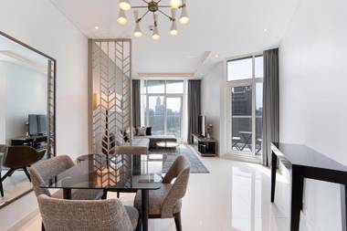 Damac Maison Prive 5* one bedroom apartment with full canal view