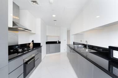 Damac Maison Prive 5* one bedroom apartment with full canal view