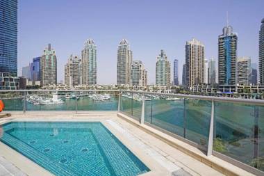 Splendid Apartment With Marina Views and Pools