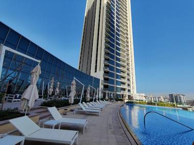 Magical Apt with Breathtaking Aerial Marina Views