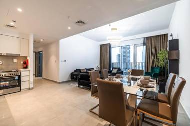 Hashtag Holiday Home - 2BDR apartment in Creek Harbour with canal view