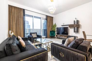 Hashtag Holiday Home - 2BDR apartment in Creek Harbour with canal view
