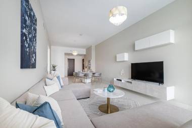 Hashtag Holiday Home - 2BDR apartment with full sea view and Dubai Marina view