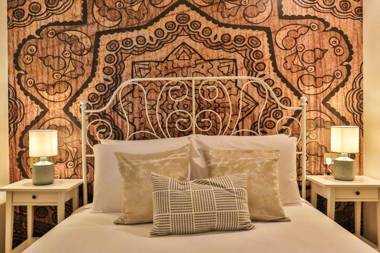 Arabesque Apt with Private Jacuzzi and Terrace