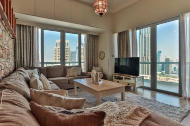 Arabesque Apt with Private Jacuzzi and Terrace