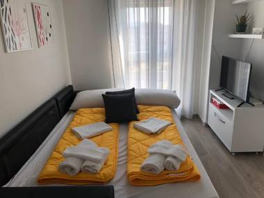 Rovena's Apartment - free parking