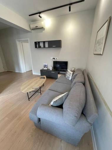 DownTown View Modern Apartment