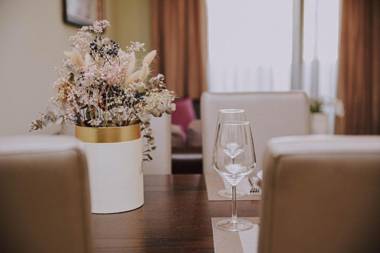 Cozy Apartment - Your home away from home!