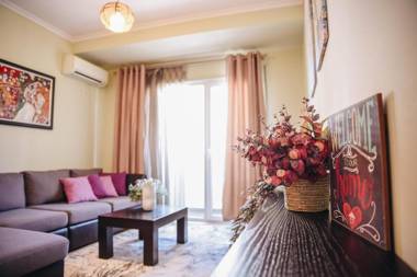 Cozy Apartment - Your home away from home!