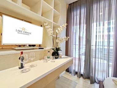 Lake Drive Rooms&Apartments