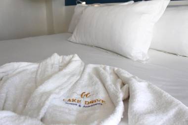 Lake Drive Rooms&Apartments