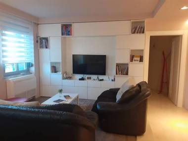 Lake View Apartment