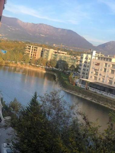 Lake View Apartment