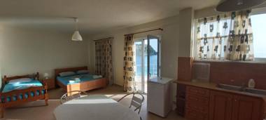 Magic Ionian Apartments & Rooms