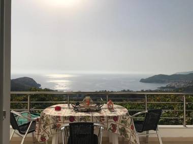 ELÉA Guesthouse himare