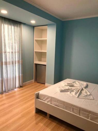 Aphrodite Garden Rooms & Apartment