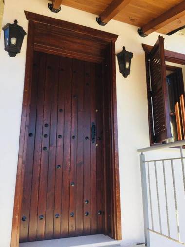 Denis - Private Rooms & Guesthouse Gjirokastra