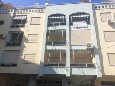 Arbi's Pool View Apartment