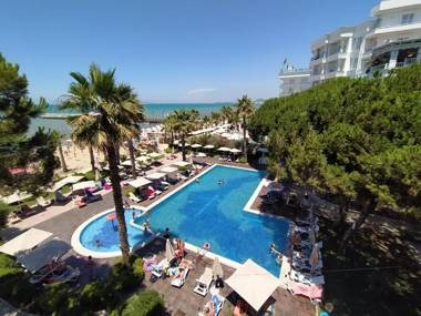 Mia's Sea View Apartment