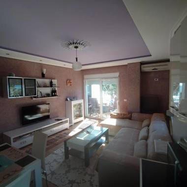 Mia's Sea View Apartment