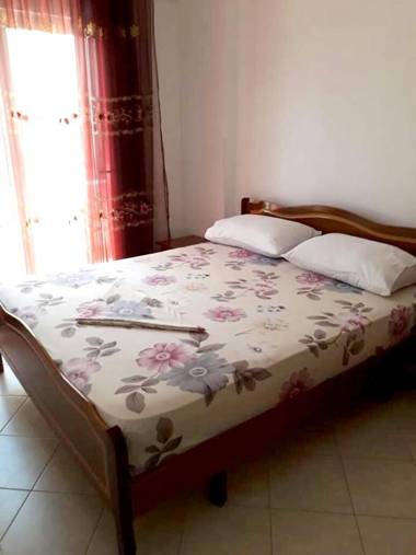 2 bedrooms appartement at Sarande 100 m away from the beach with balcony and wifi